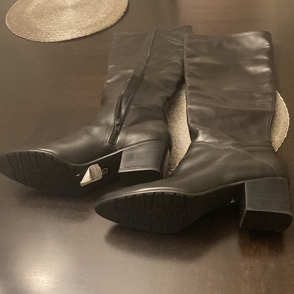 Brand New Stuart Weitzman Boots - Picture 2 of 8